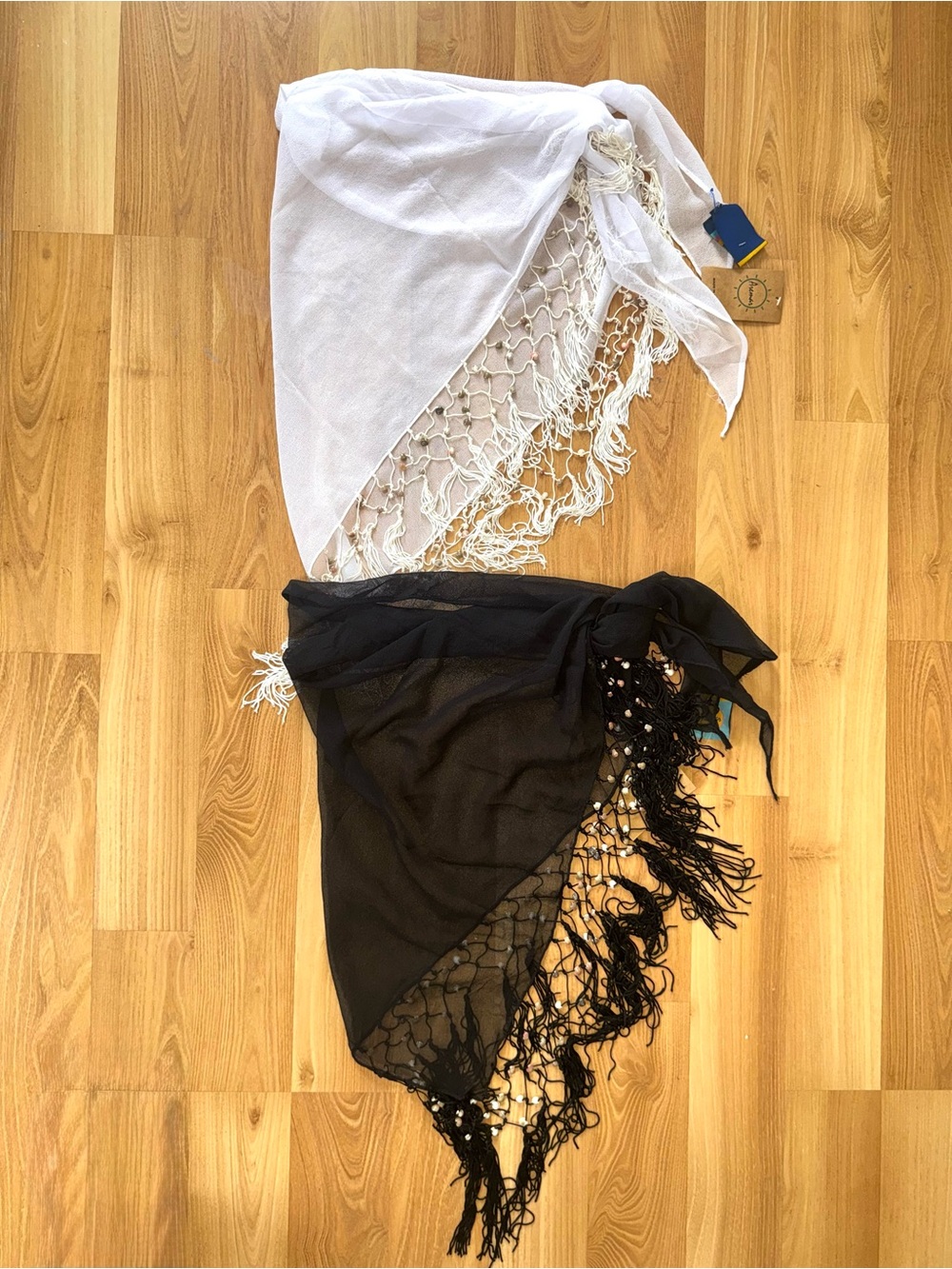 Set of 2 Handmade Beach Sarong with Shells detailing - White & Black